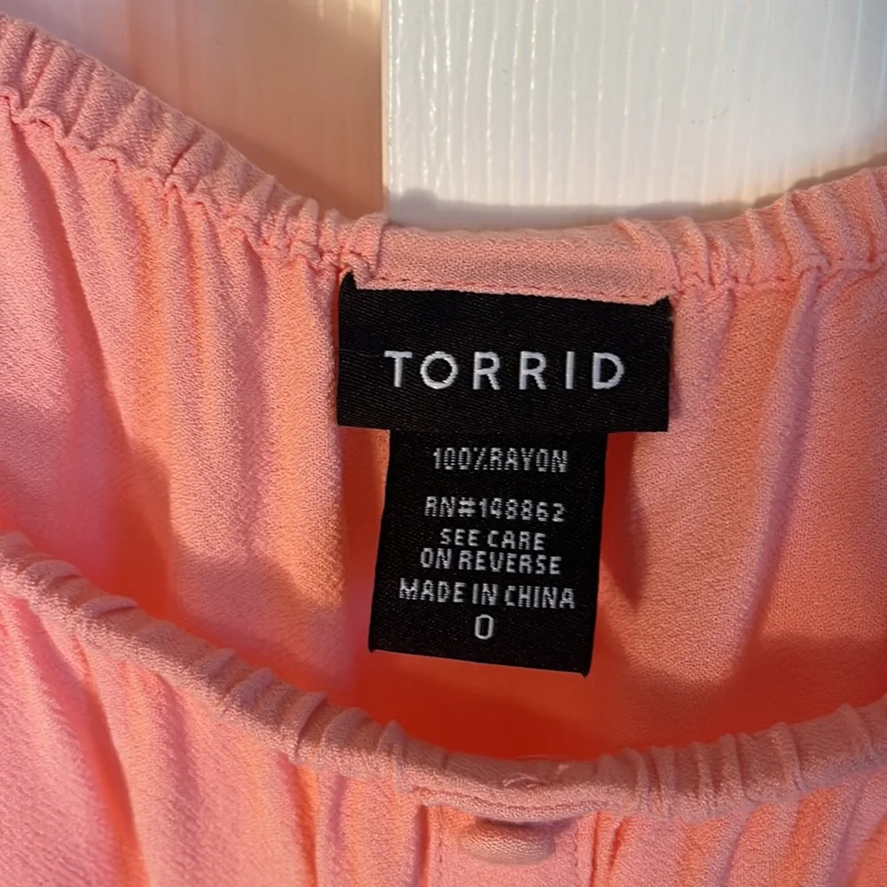 Torrid Coral Off Shoulder, Empire Waist Blouse, Faux Button Up, Size 0, Peach - Picture 3 of 5
